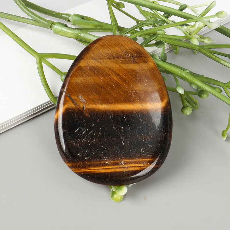 Jade Chakra Palm Stone - Natural Crystal Quartz for Healing, 4.5x3.5cm, Unique Gemstone